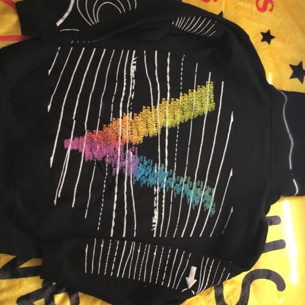 Medium Carter V “solar system/chemistry” sweater.
